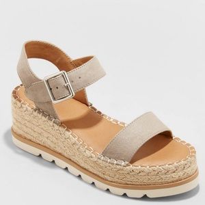 Universal Thread Adea Wedge Heels